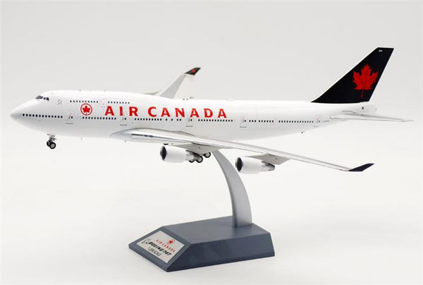 Air Canada Boeing 747-133 CF-TOB with stand B-Model