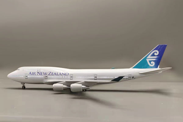 1:150 Air New Zealand Boeing 747 Airplane Model 18” Decoration & Gift(LED)