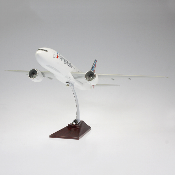 1:150 American Airlines Boeing 777 Airplane Model 18