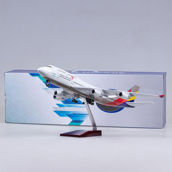 1:150 Asiana Airlines Boeing 747-400 Airplane Model 18” Decoration & Gift  (LED)