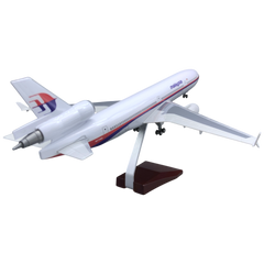 1:130 Malaysia Airlines McDonnell Douglas MD-11 Airplane Model 18.5″ Decoration & Gift