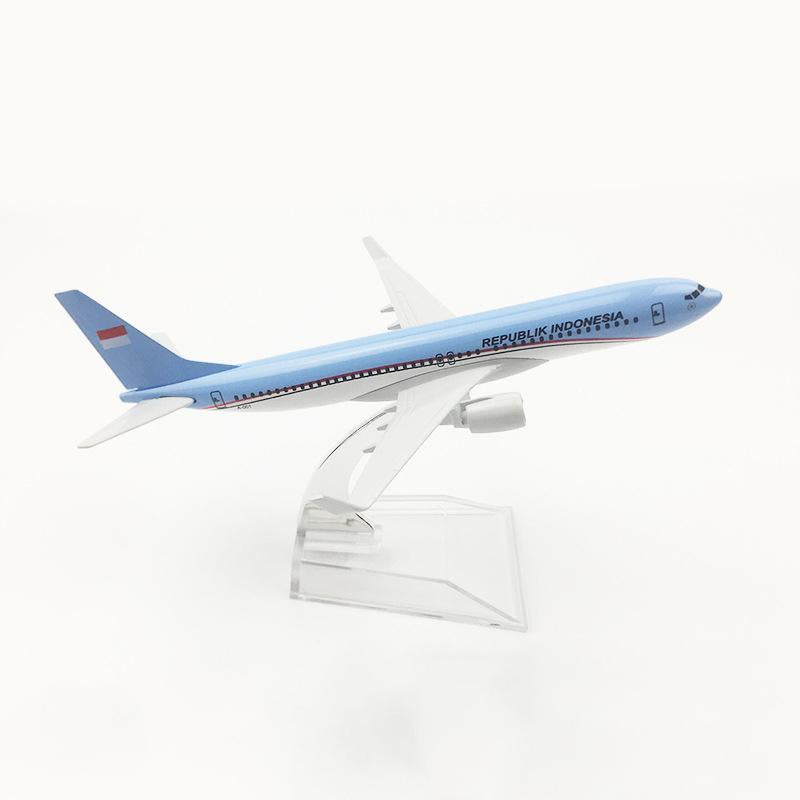 President Indonesia Airlines Boeing 737 | 1:400