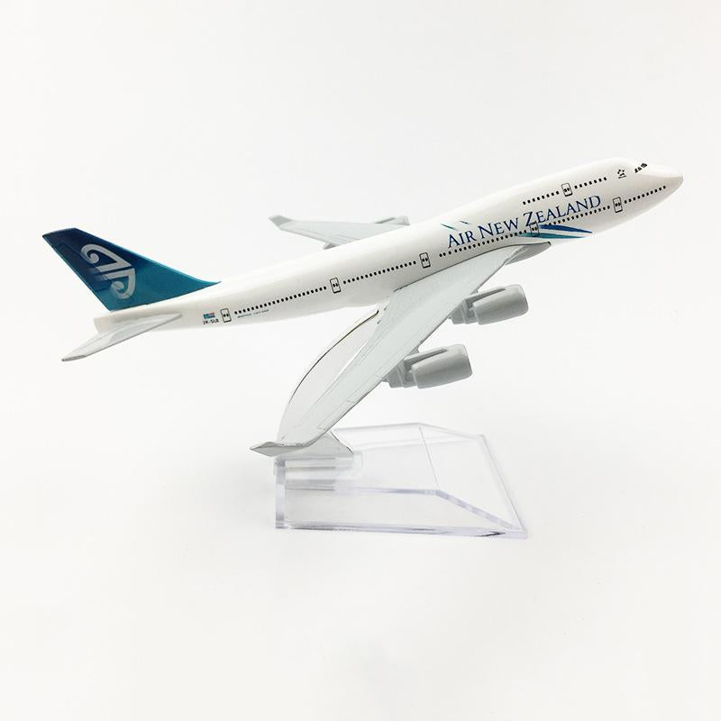 Air New Zealand Boeing 747 Model Airplane | 1:400