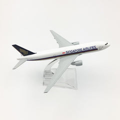 Singapore Airlines Airbus A380 Model Airplane | 1:400
