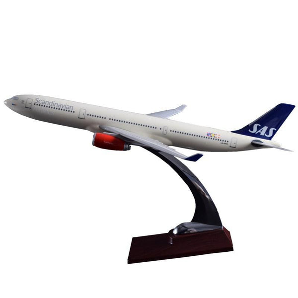 Scandinavian Airlines B737-800 Aircraft Model 1:200