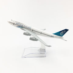 Air New Zealand Boeing 747 Model Airplane | 1:400