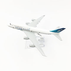 Air New Zealand Boeing 747 Model Airplane | 1:400