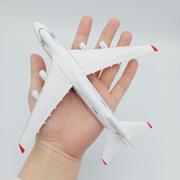 Antonov AN-124 1:400 Transport Aircraft Model