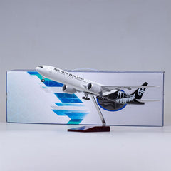 1:160 Air New Zealand Boeing 777 Airplane Model 18” Decoration & Gift (LED)