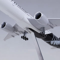 1:160 Air New Zealand Boeing 777 Airplane Model 18” Decoration & Gift (LED)
