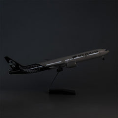 1:160 Air New Zealand Boeing 777 Airplane Model 18” Decoration & Gift (LED)