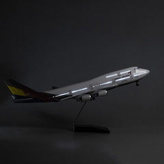 1:150 Asiana Airlines Boeing 747-400 Airplane Model 18” Decoration & Gift (LED)