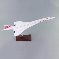 1/162 British Airways Concorde W/Wood Stand