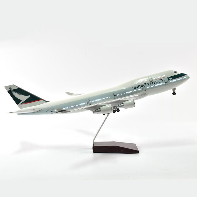 1:150 Cathay Pacific Boeing 747 Airplane Model 18