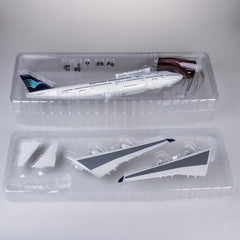 1:150 Garuda Indonesia Boeing B747 Airplane Model 18” Decoration & Gift (LED)