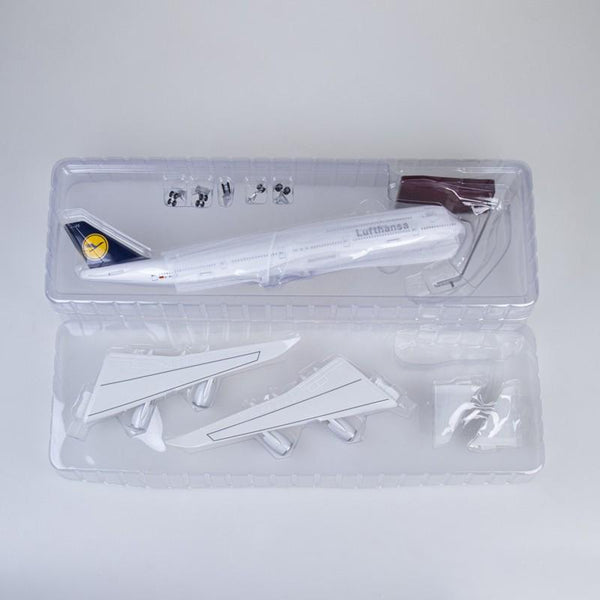 1:160 Lufthansa Boeing 747-8 Airplane Model 18” Decoration & Gift (LED)