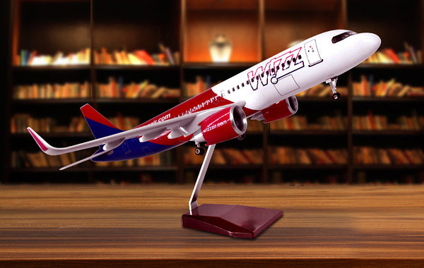 1:80 Wizz Air Airbus A320 neo Airplane Model 18” Decoration & Gift (LED)